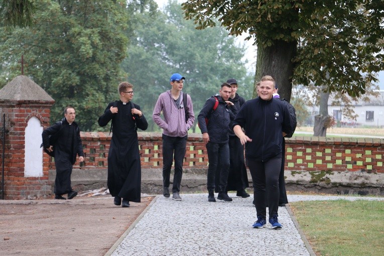 II Młodzieżowa Płońska Piesza Pielgrzymka do Czerwińska n. Wisłą