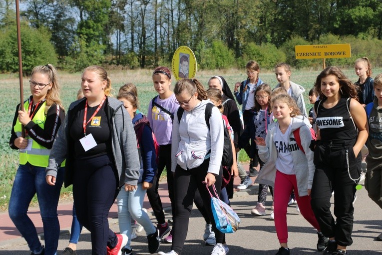 Rostkowo. Pielgrzymka dzieci (część I)