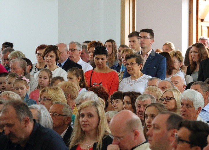 Konsekracja świątyni - parafia Trójcy Przenajświętszej Morąg