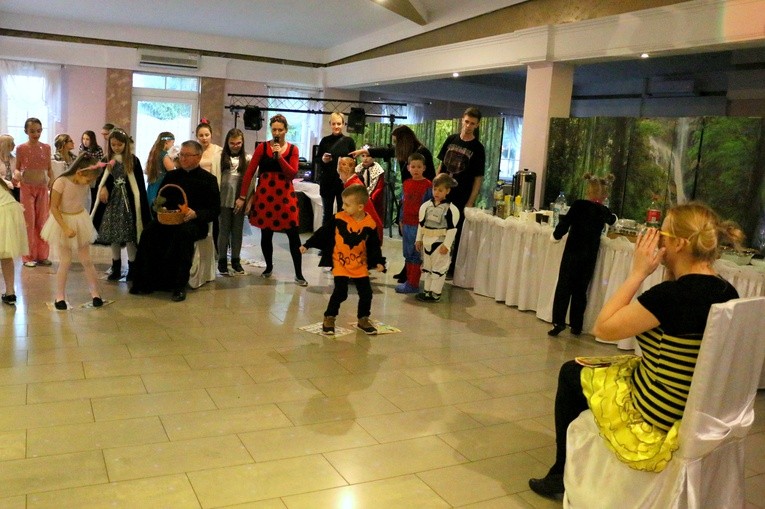 Bal karnawałowy