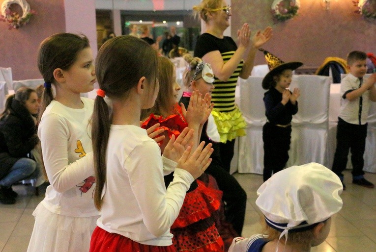 Bal karnawałowy