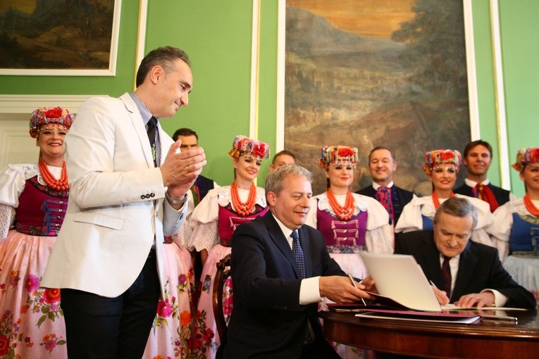 Podpisanie umowy o wspólnym prowadzeniu ZPiT "Śląsk"