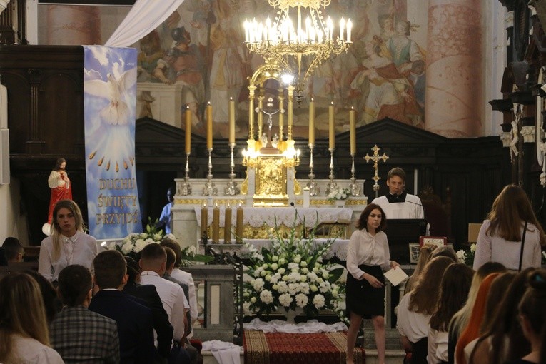 Krasne. Poświęcenie odnowionego ołtarza