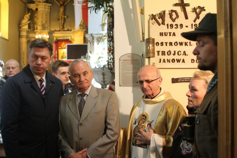 Poświęcenie tablicy wołyńskiej w Płocku
