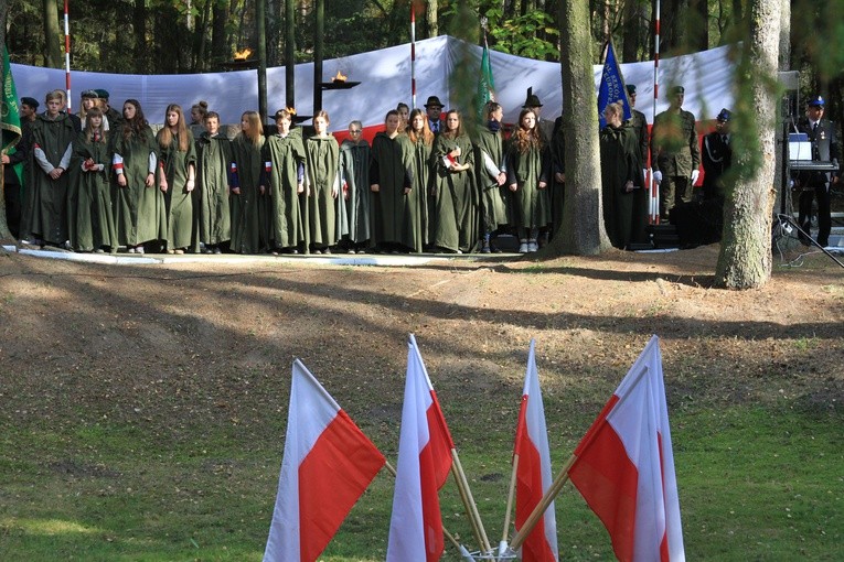 Bp Piotr Libera przewodniczył uroczystościom w 75. rocznicę mordu hitlerowskiego w lesie skrwileńskim (1939-2014)