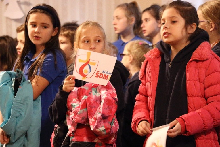 Symbole ŚDM - Zespół Szkół Pijarskich w Elblągu