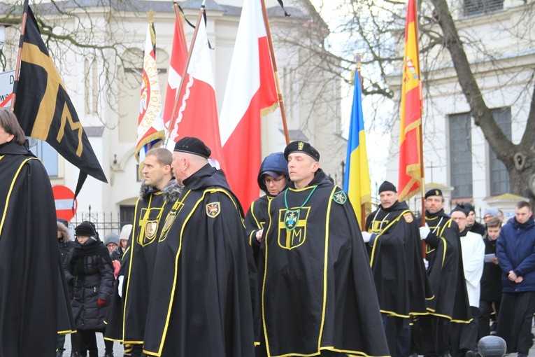 Płock. Rekolekcje Rycerzy JP II - Droga Krzyżowa