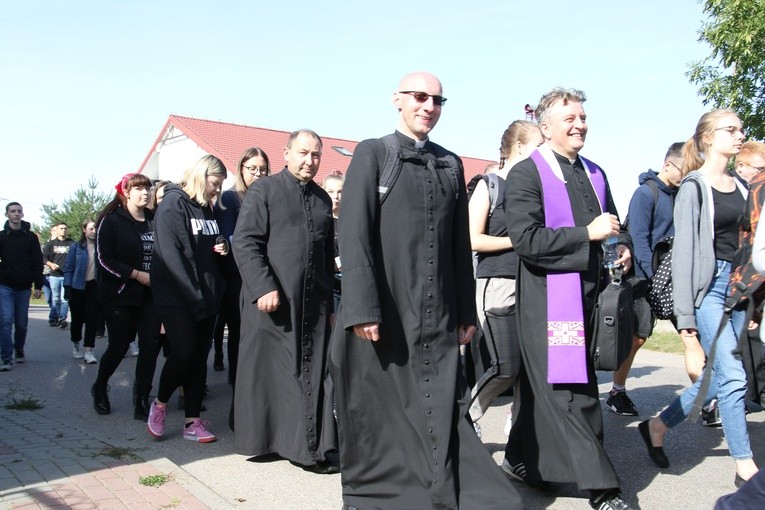 Rostkowo. Pielgrzymka młodzieży