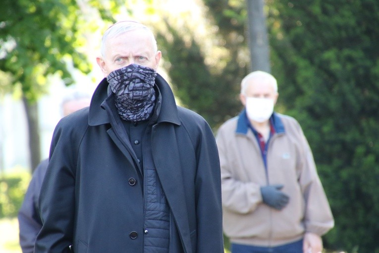 Płock. Modlitwa przy pomniku błogosławionego męczennika