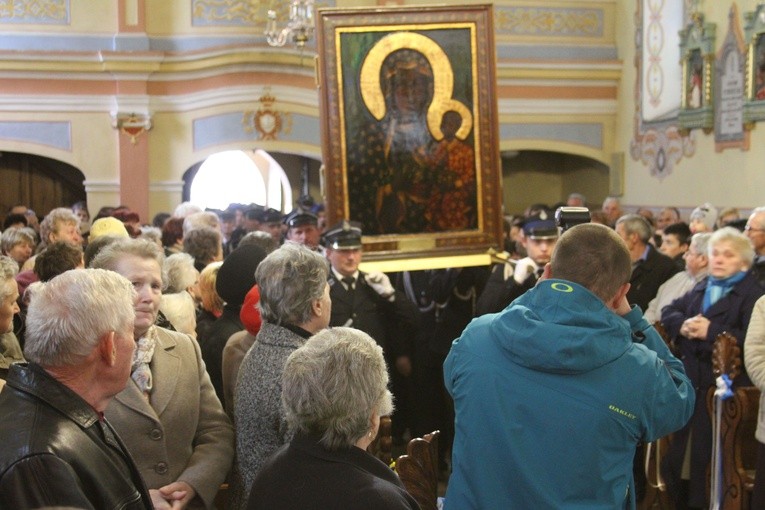 Strzygi. Nawiedzenie w parafii św. Stanisława BM