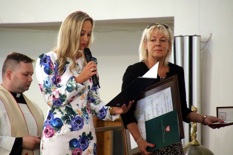 Płock. 40-lecie parafii pw. św. Jadwigi Królowej