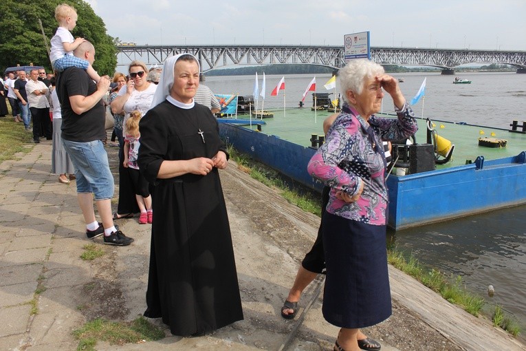 Peregrynacja - przeprawa Wisłą