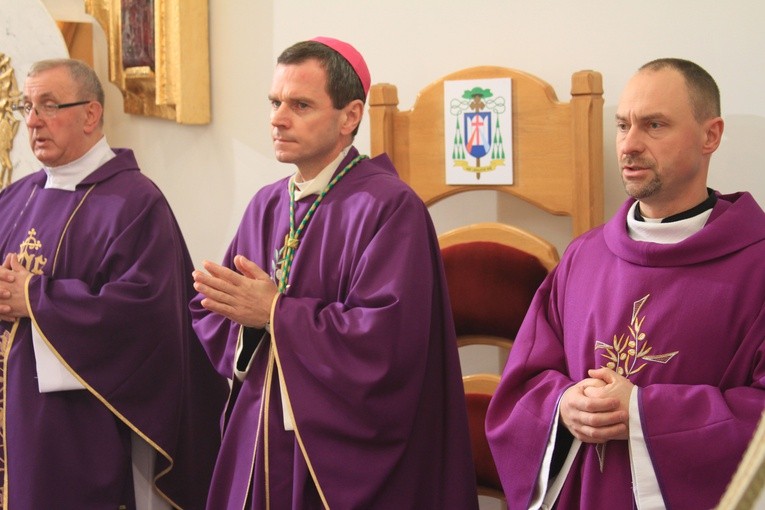 Symboliczny grób biskupów męczenników w Działdowie