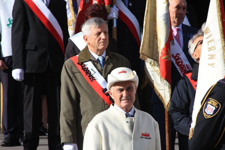 Pomnik bł. ks. J. Popiełuszki w Mławie