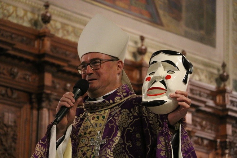 Płock. Środa Popielcowa w katedrze