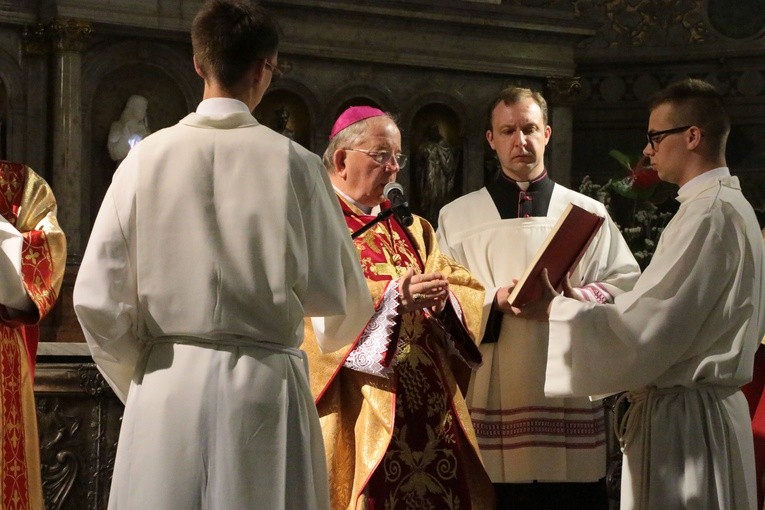 Święcenia diakonatu