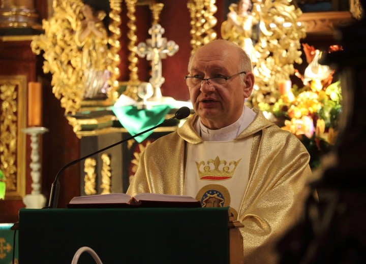 Dzierzgoń - poświęcenie koron Matki Bożej