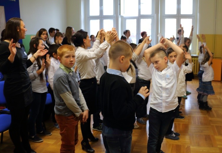 Symbole ŚDM - Stowarzyszenie Przyjaciół Szkół Katolickich