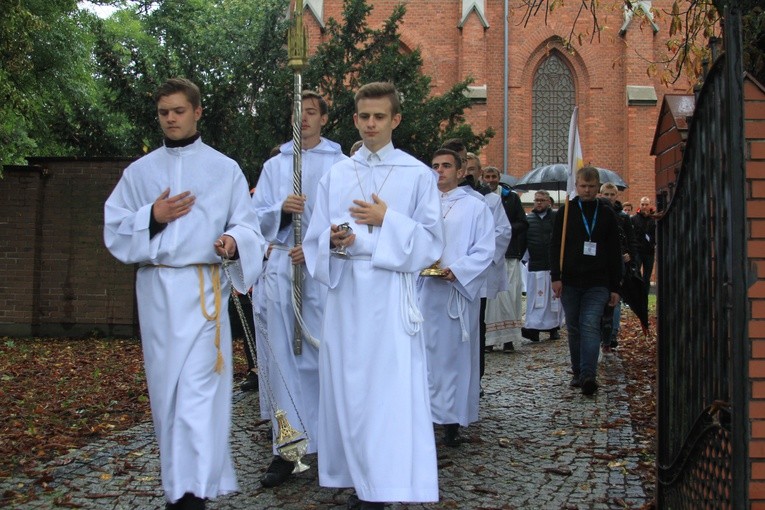 Rostkowo. Pielgrzymka młodzieży