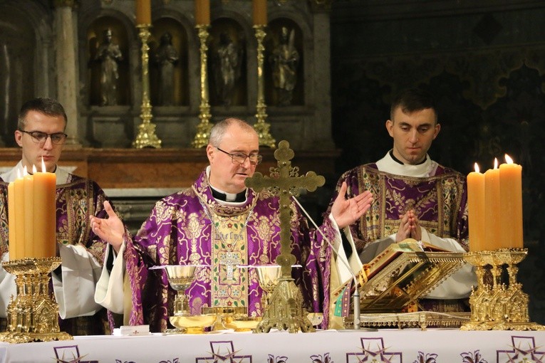 Płock. Środa Popielcowa w katedrze