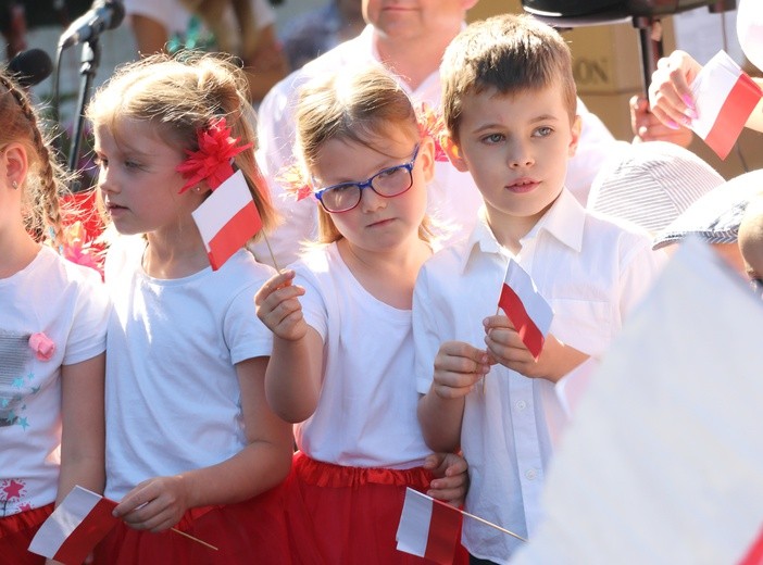 Festyn "Niepodległa na piątkę"
