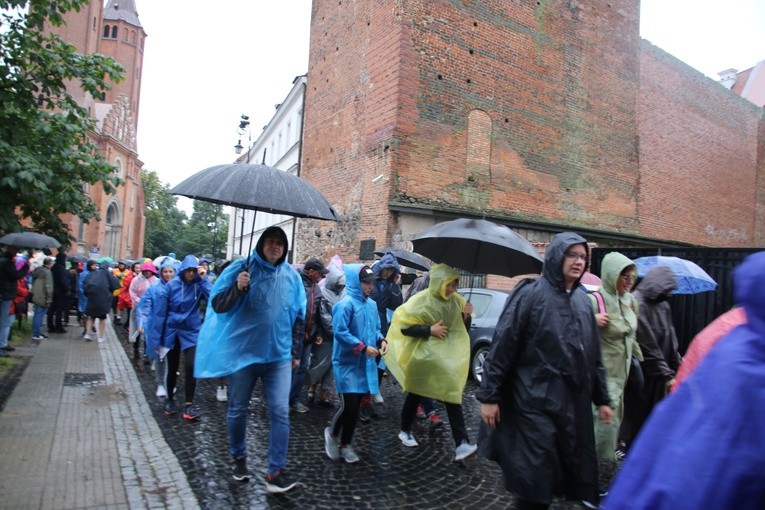 Pielgrzymka na Jasną Górę. Wyjście z Płocka cz.1