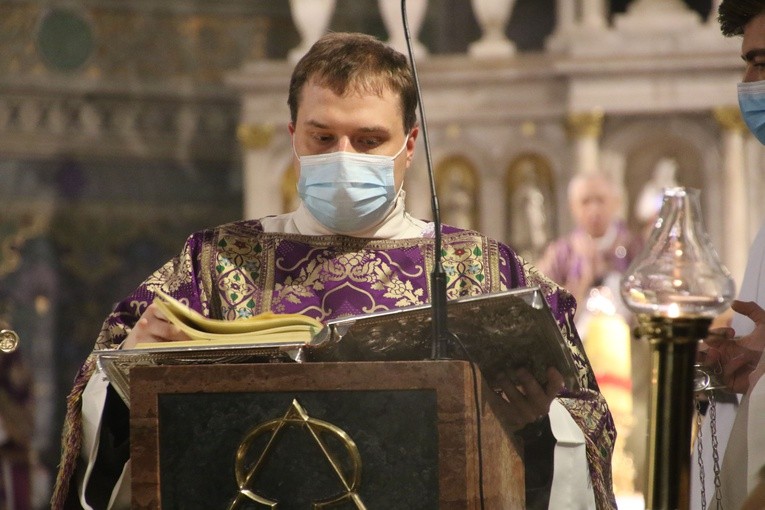 Płock. Środa Popielcowa w katedrze