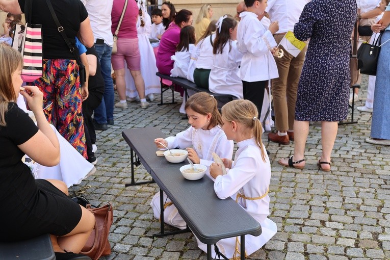 Pielgrzymka dzieci pierwszo- i wczesnokomunijnych do katedry