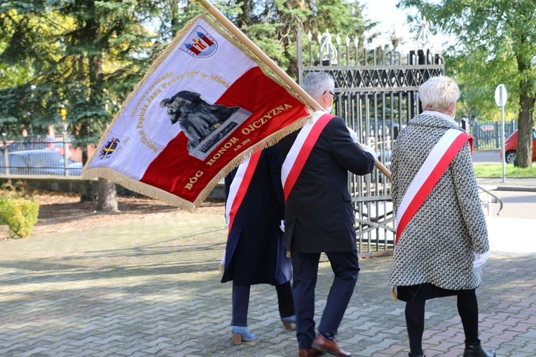 Mława. Poświęcenie pomnika Dzieci Nienarodzonych