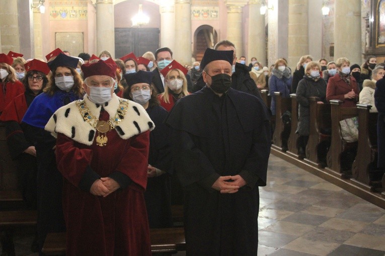 Płock. Rozpoczęcie peregrynacji relikwii bł. Hanny Chrzanowskiej w diecezji płockiej