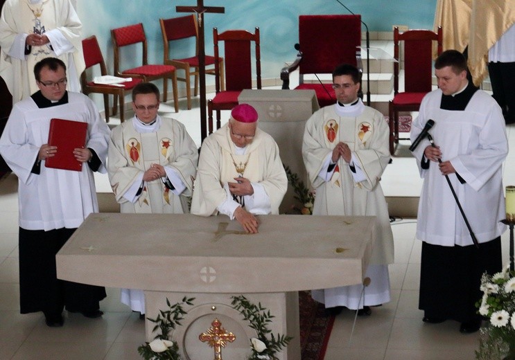 Poświęcenie kościoła Matki Bożej Fatimskiej i św. Jana Pawła II 