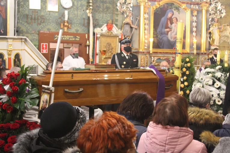 Brwilno k. Płocka. Pożegnanie ks. kan. Henryka Lipki