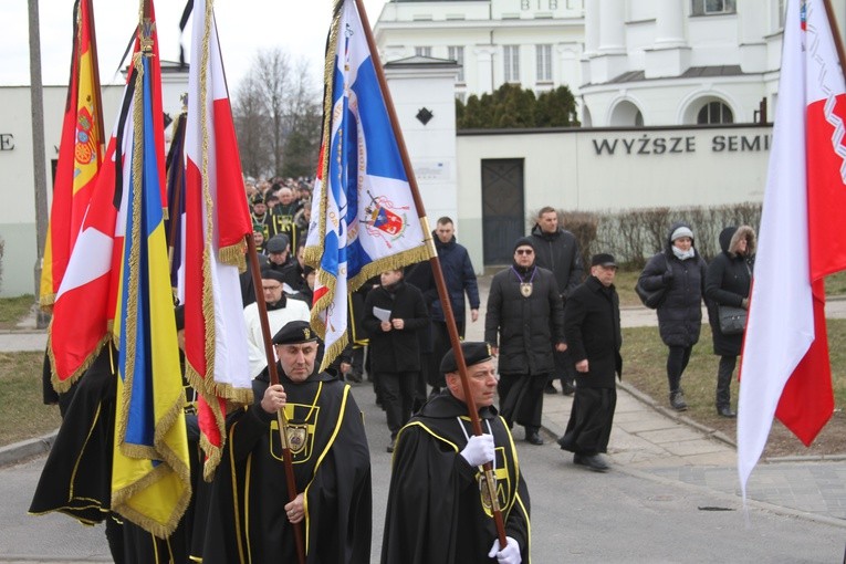Płock. Rekolekcje Rycerzy JP II - Droga Krzyżowa