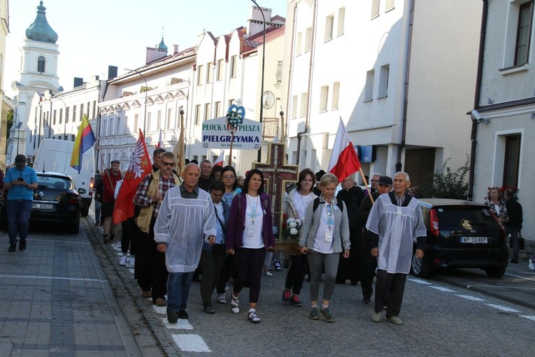 Płock. Wyjście pielgrzymki do Skępego