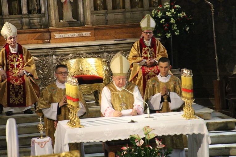 Płock. Obchody 100. rocznicy chrztu św. Jana Pawła II