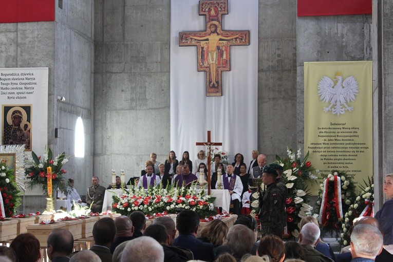 Pochówek obrońców Modlina z 1939 roku