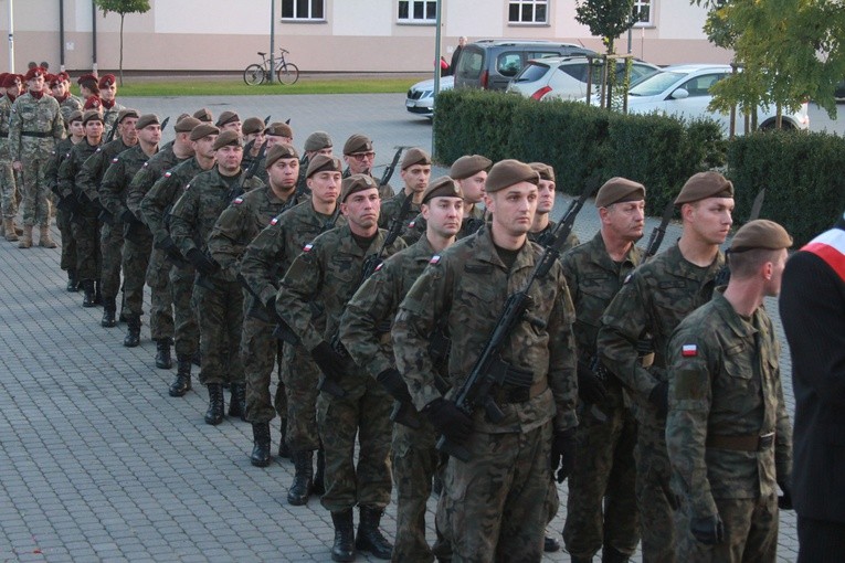 Płock. Odsłonięcie tablicy upamiętniającej Witolda Pileckiego
