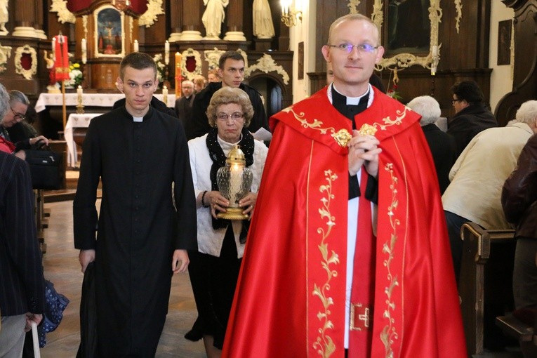 Modlitewnemu spotkaniu przewodniczył ks. Wojciech Kućko, diecezjalny duszpasterz rodzin.