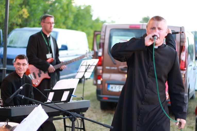 Pielgrzymka. Apel Jasnogórski w Wierzchowisku