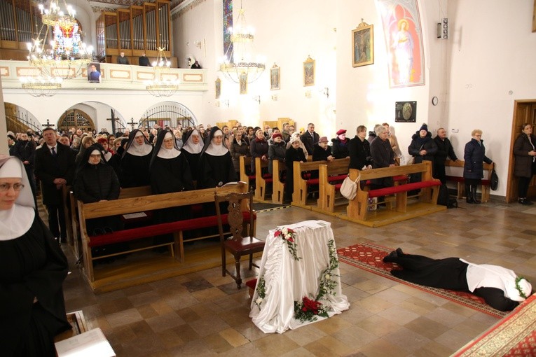 Śluby wieczyste u benedyktynek w Sierpcu