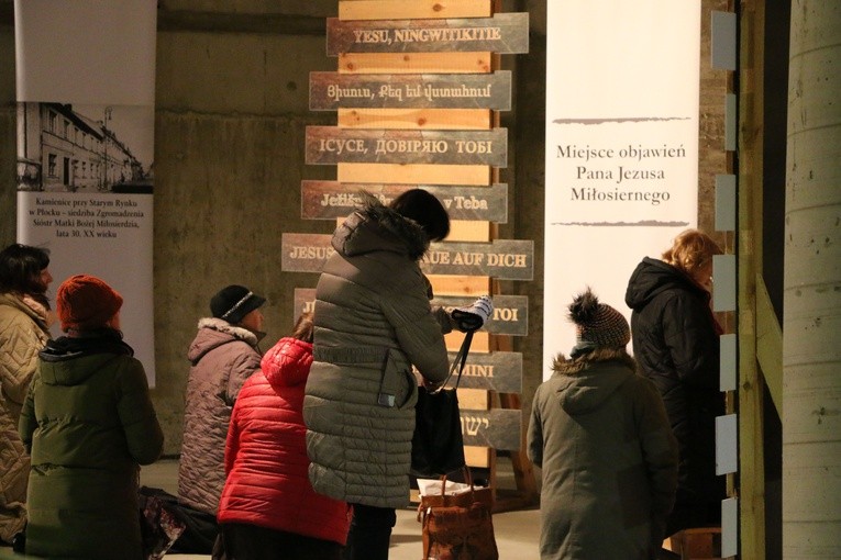 22 lutego - Pielgrzymi w sanktuarium cz. 2