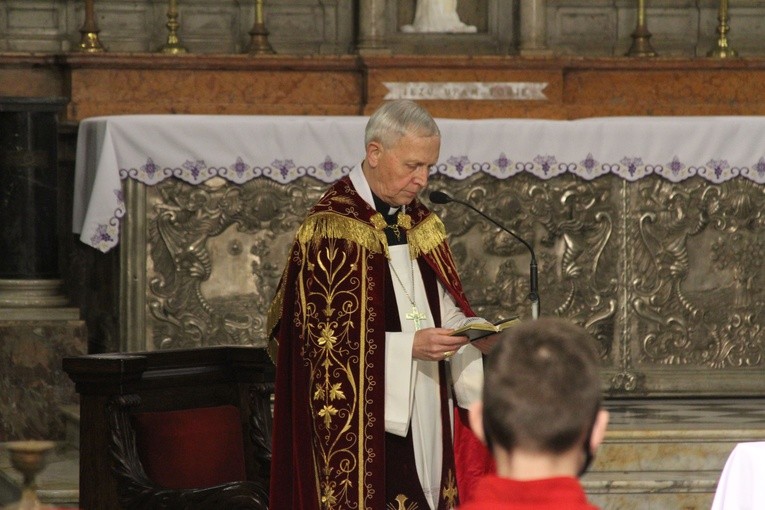 Płock. Gorzkie Żale w katedrze