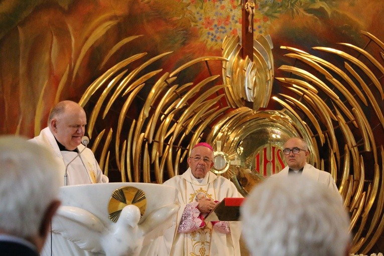 Ciechanów. Uroczystości w parafii MB Fatimskiej