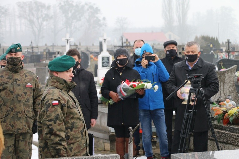 Strzelcy w hołdzie powstańcom styczniowym