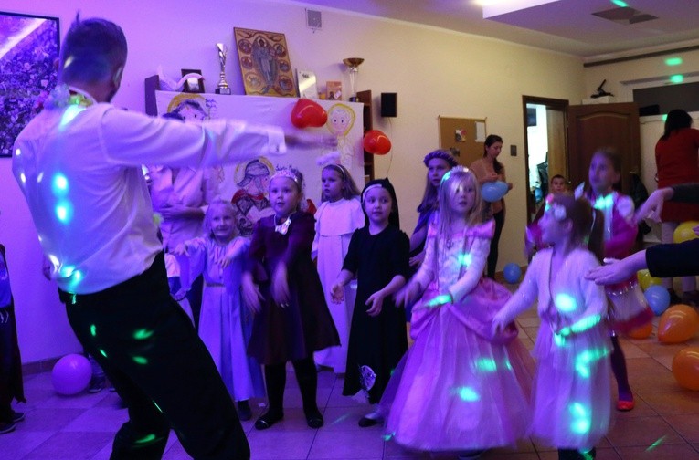 Bal Wszystkich Świętych Domowego Kościoła