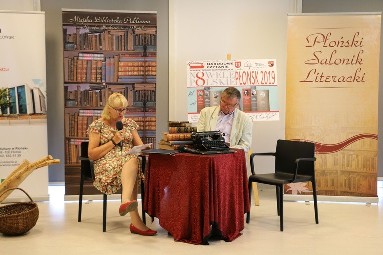 Płońsk. Narodowe Czytanie w MCK