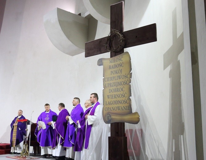 Ekstremalna Droga Krzyżowa - Msza św. na rozpoczęcie