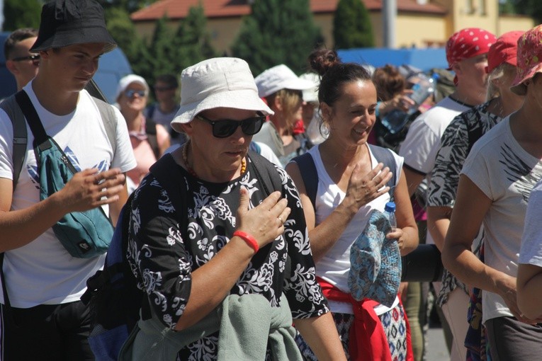 Pielgrzymka. Pątnicy w Tumie