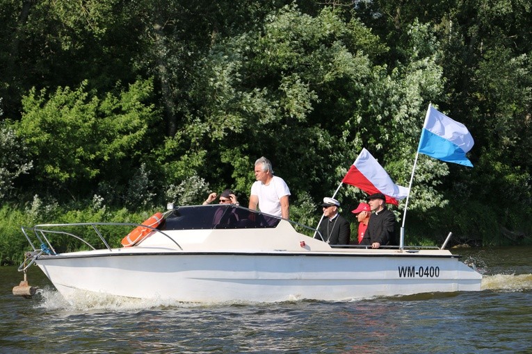 Czerwińsk n. Wisłą. Różaniec z bp. Piotrem Liberą