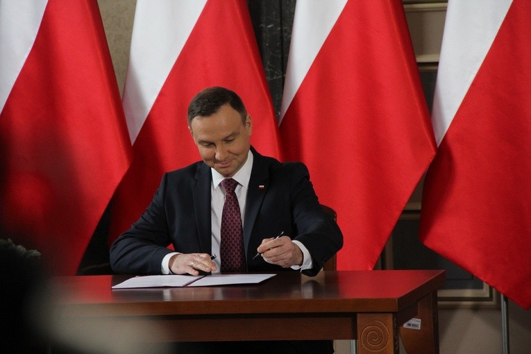 Prezydent Andrzej Duda podpisał ustawę budżetową na 2022 r.
